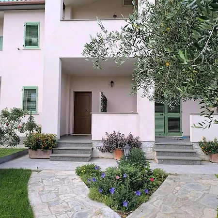 Appartamento Grande A Soli 10 Minuti Dalla Spiaggia In Bicicletta - Ciclabile - Free Parking Apartment